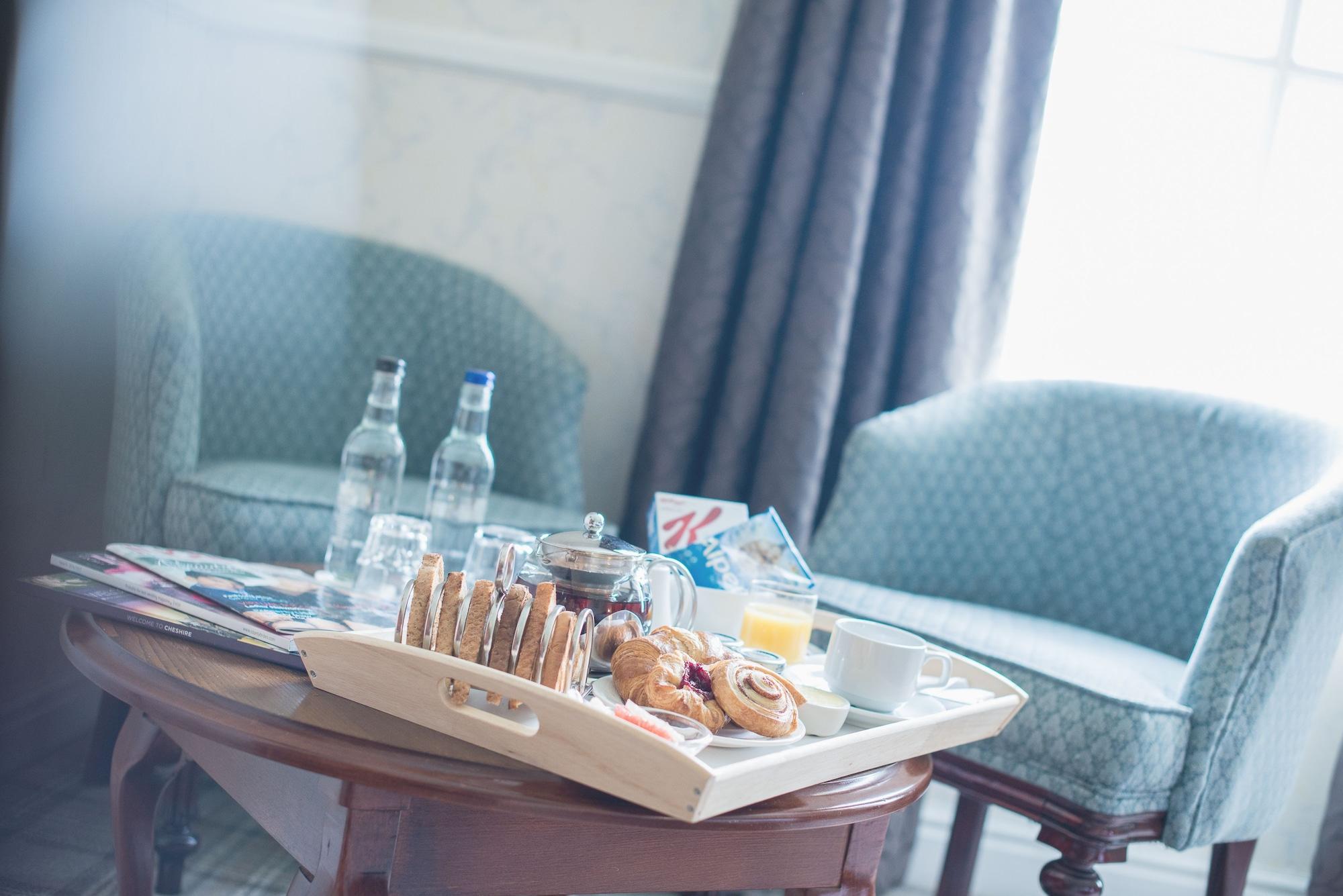 Mere Court Hotel ナッツフォード エクステリア 写真