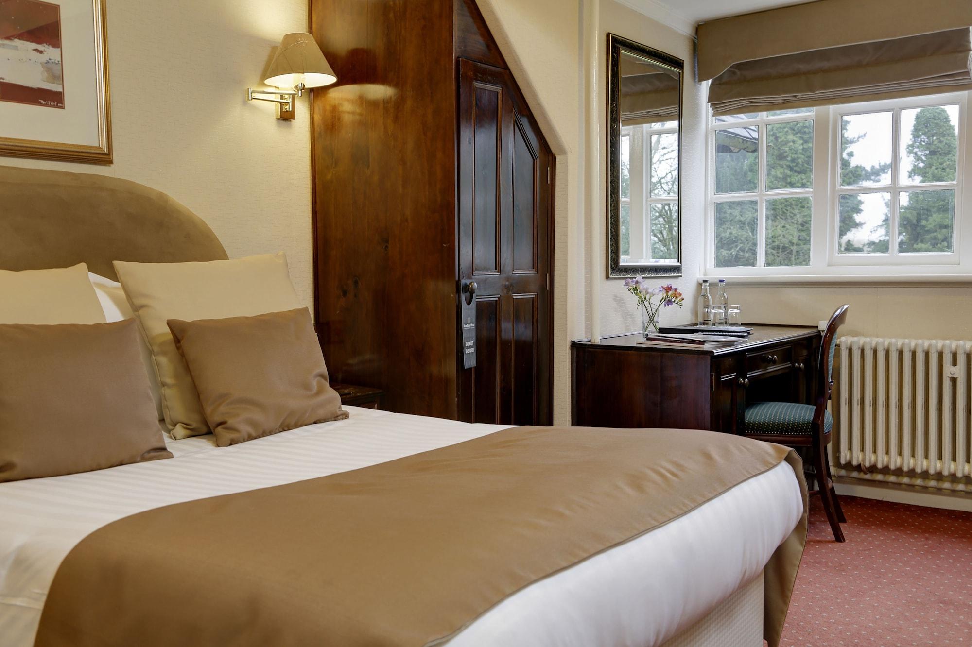 Mere Court Hotel ナッツフォード エクステリア 写真