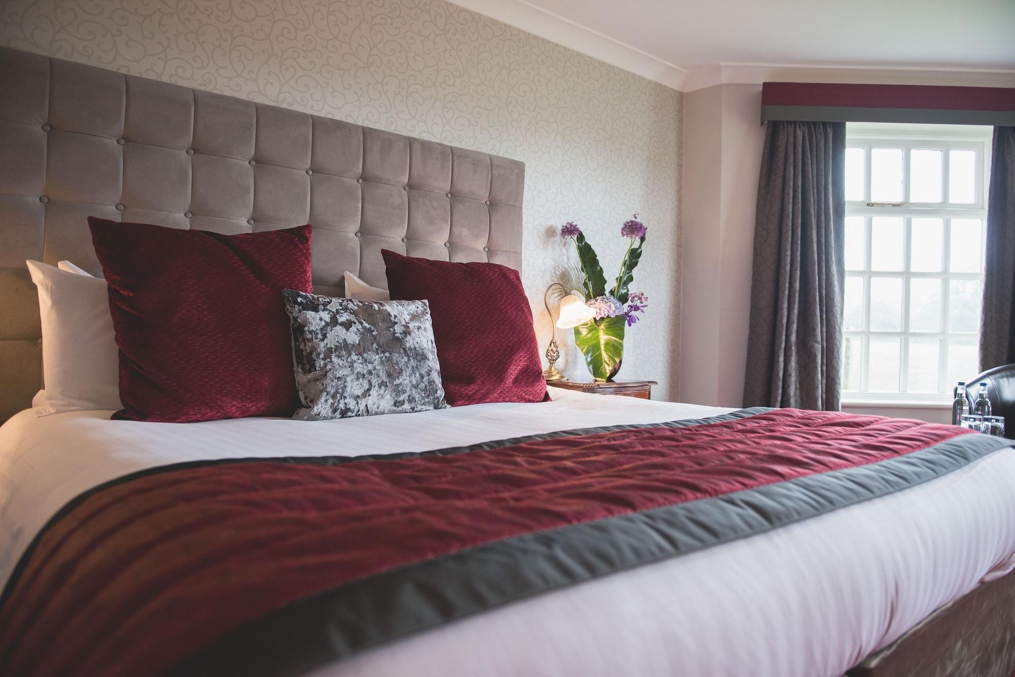 Mere Court Hotel ナッツフォード エクステリア 写真