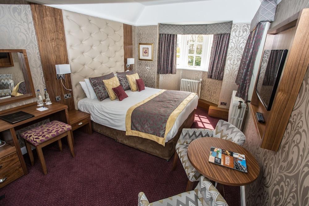 Mere Court Hotel ナッツフォード エクステリア 写真