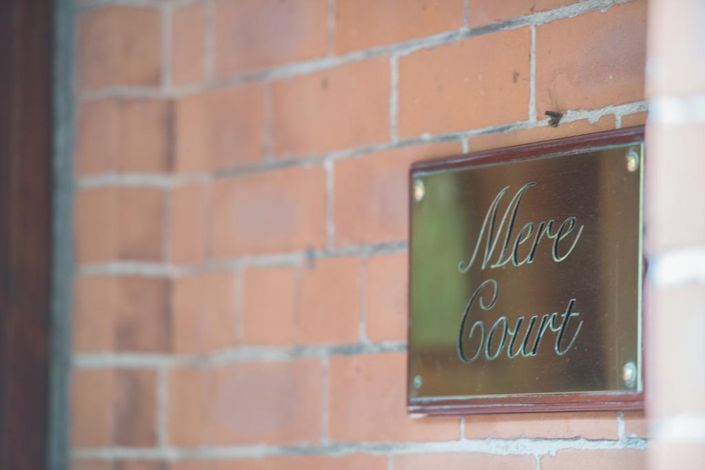 Mere Court Hotel ナッツフォード エクステリア 写真