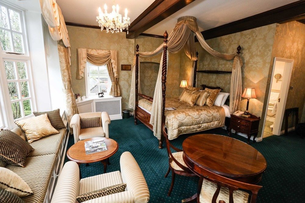 Mere Court Hotel ナッツフォード エクステリア 写真
