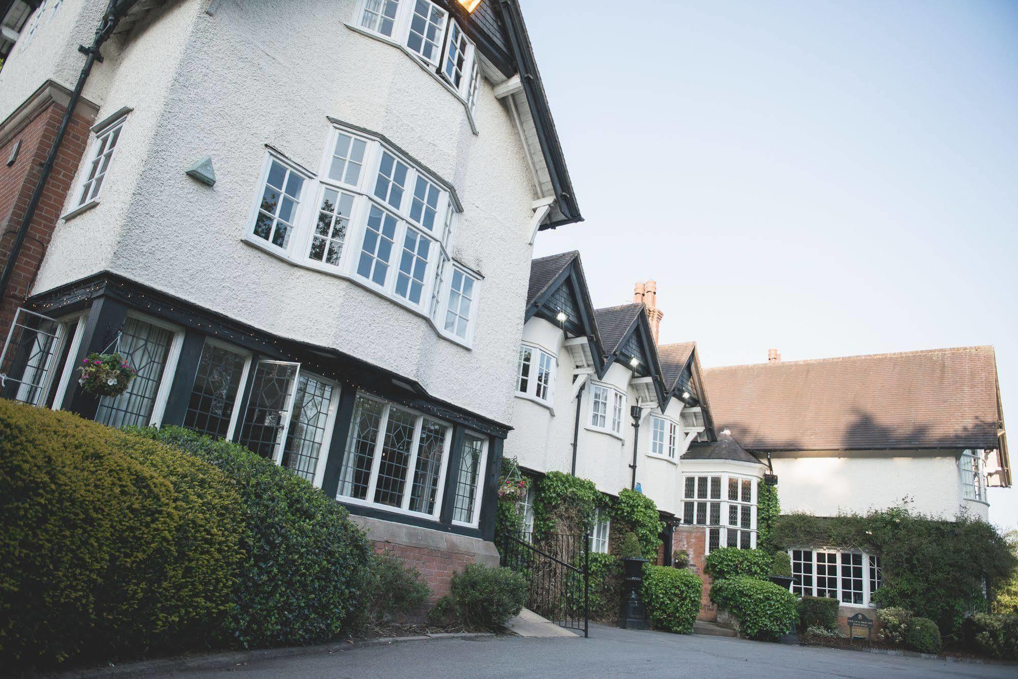 Mere Court Hotel ナッツフォード エクステリア 写真